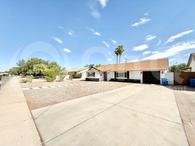 Building Photo - 1725 W Mitchell Dr Rental