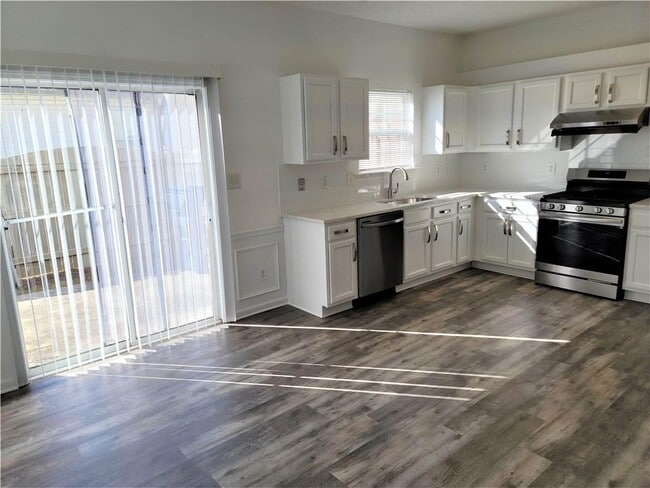 Photo - 2244 Grovemont Dr