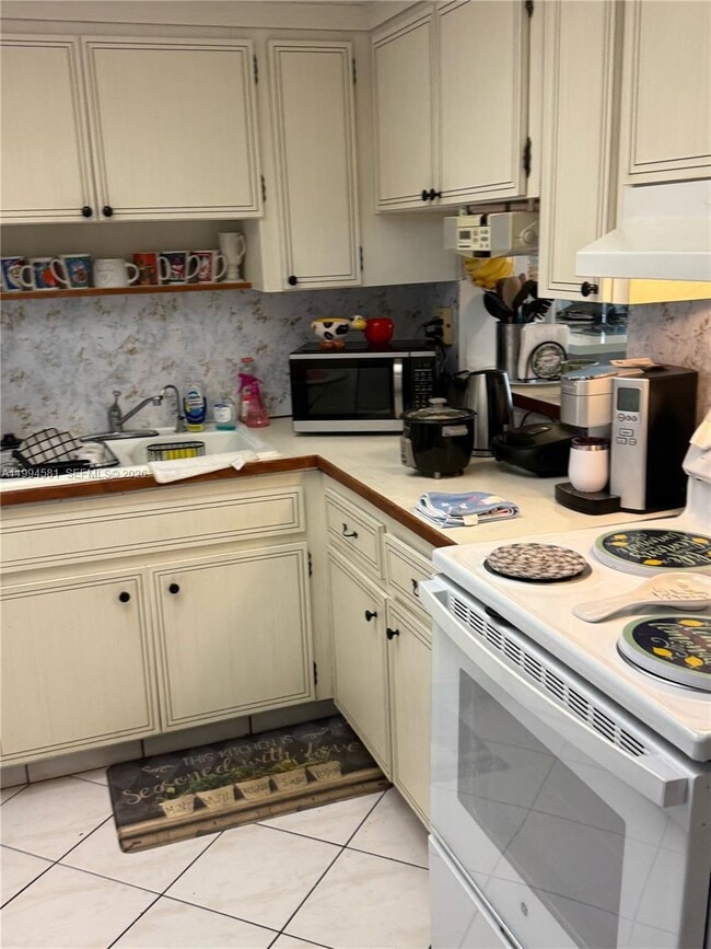 Photo - 1481 NE Miami Gardens Dr Unit 169
