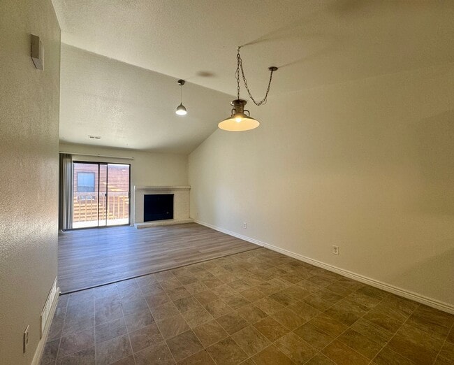 Photo - Spacious 2 Bed 2 Bath Condo in Aurora! Across from Community Pool!!