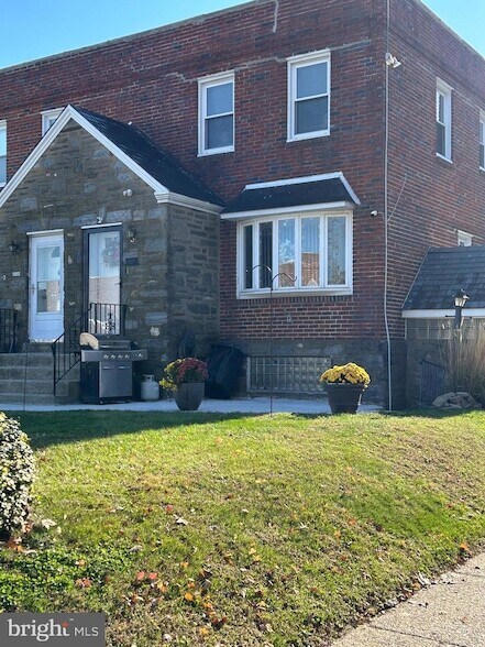 Photo - 800 Disston St