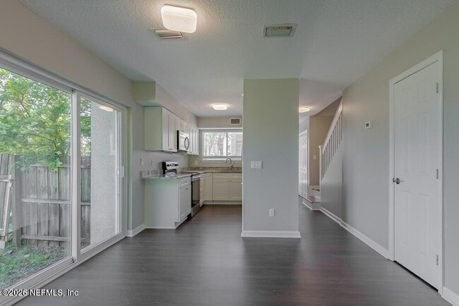 Photo - 360 14th Ave S