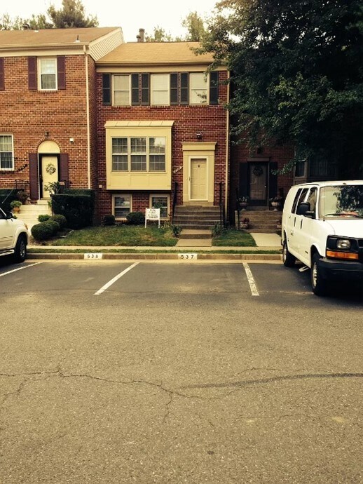 Photo - 4762 Gainsborough Dr Townhome