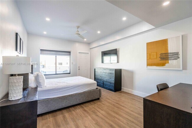 Photo - 1191 71st St Unit 4