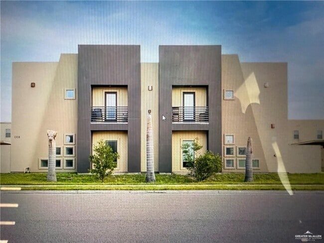 Building Photo - 22 W Daffodil Ave