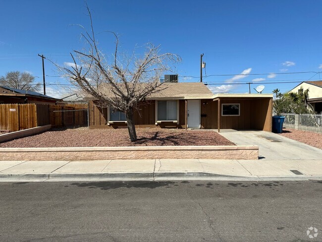 Building Photo - NO HOA!!  Single Story!! 3 bedroom Home!!!...