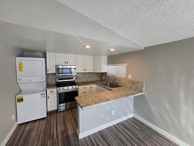 Photo - SierraVista1892-96 Unit 1896