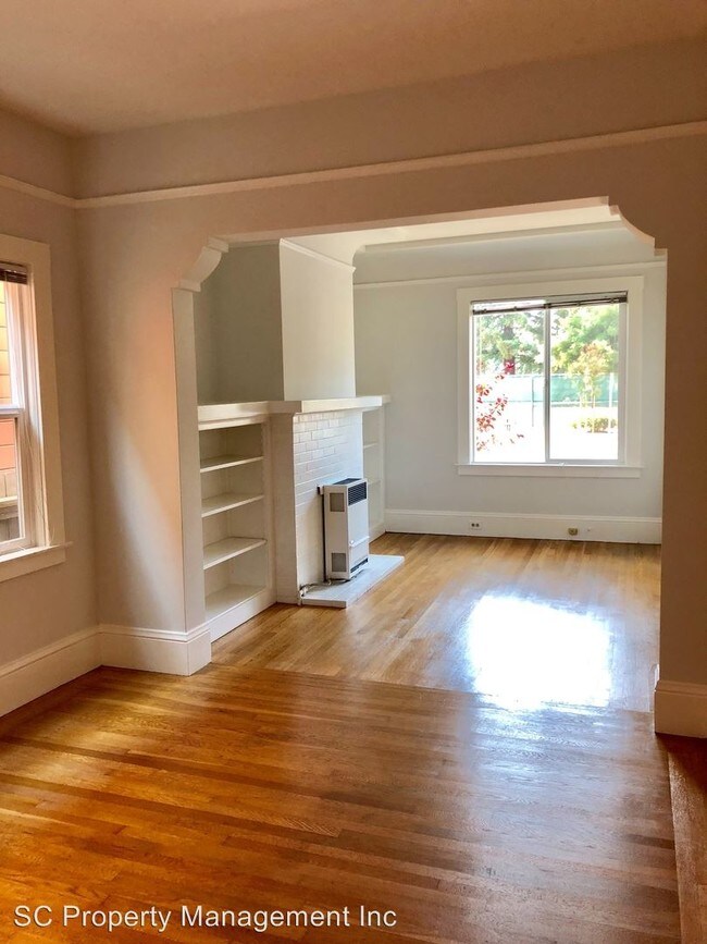 Photo - 1005 Burlingame Ave