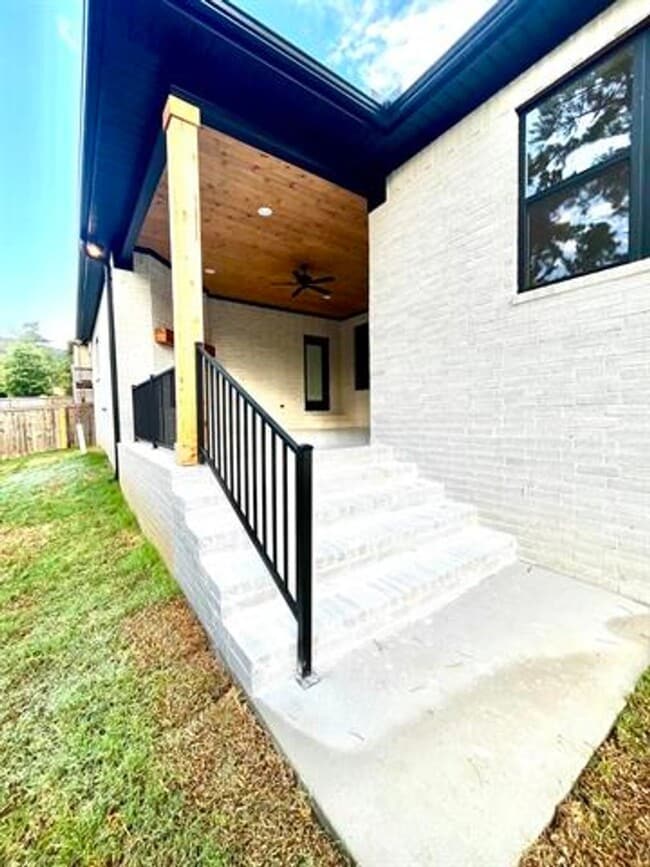 Photo - 160 Caurel Cir