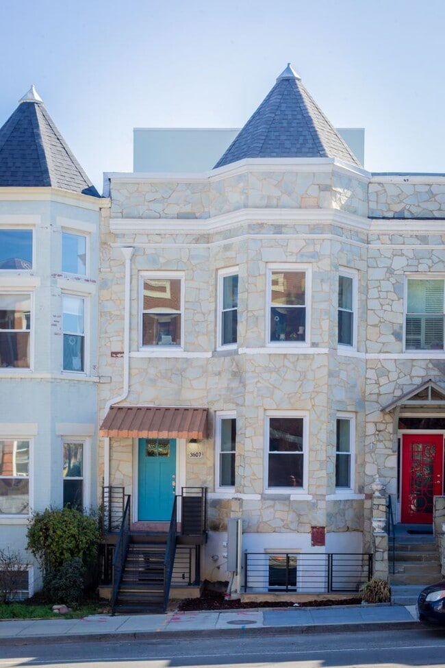 Building Photo - 3607 13th St NW Unit 1