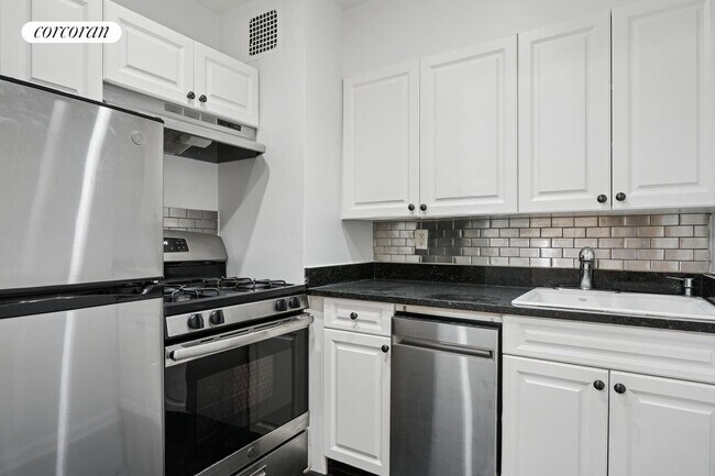 Photo - 401 W 56th St