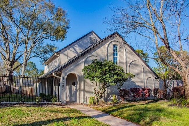 Photo - 10602 Riverview Dr House