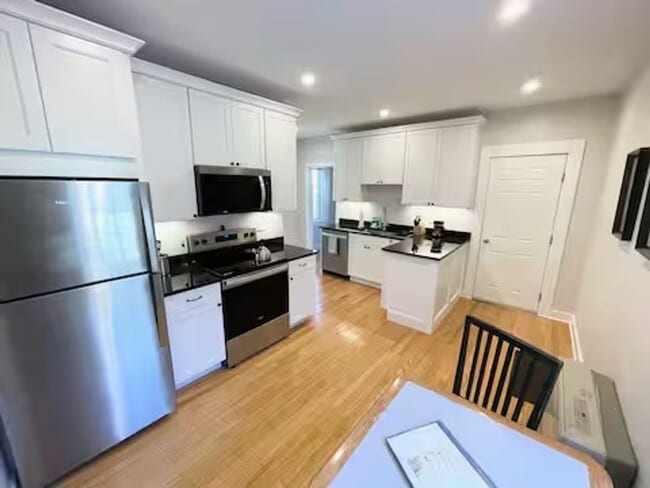 Photo - 17 May St Unit 2