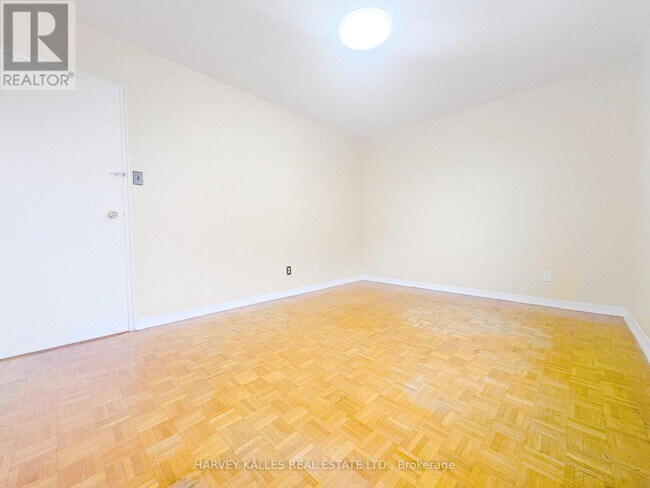 Photo - 90 Blackfriar Ave Unité 8