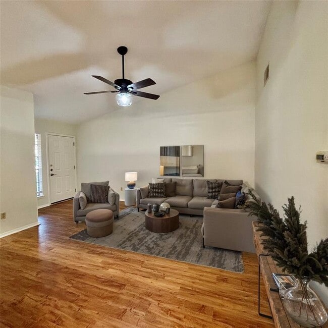 Photo - 405 Burlwood Ct