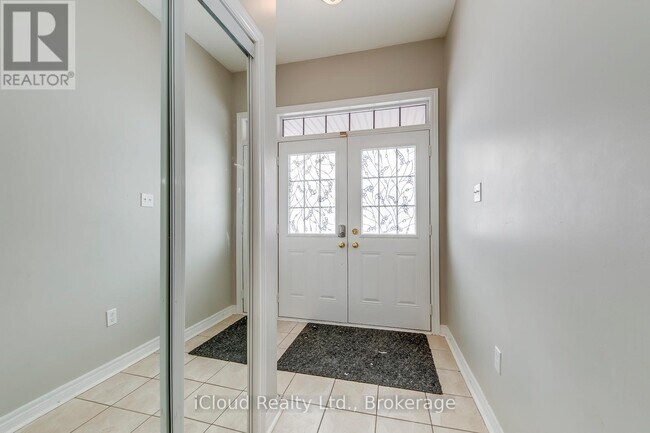 Photo - 518 Coach Dr