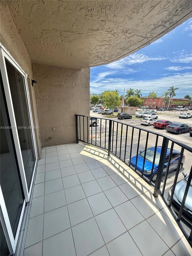 5201 NW 7th St Unit 202