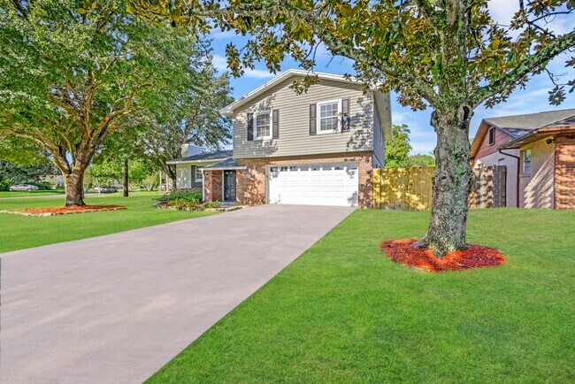 Photo - 921 Oak Forest Dr