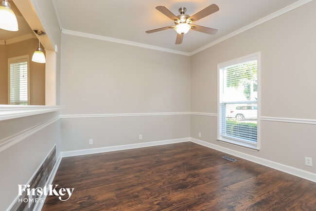 Photo - 221 Shoemaker Ct