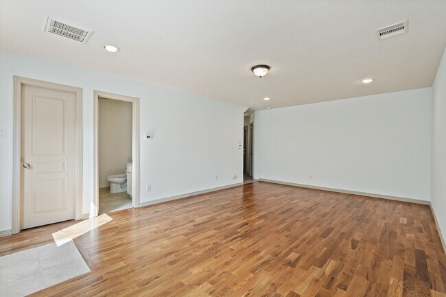 Photo - 7903 Bachwood Dr