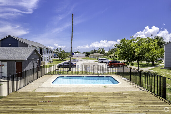 St. Laurent Apartments - St. Laurent Apartments