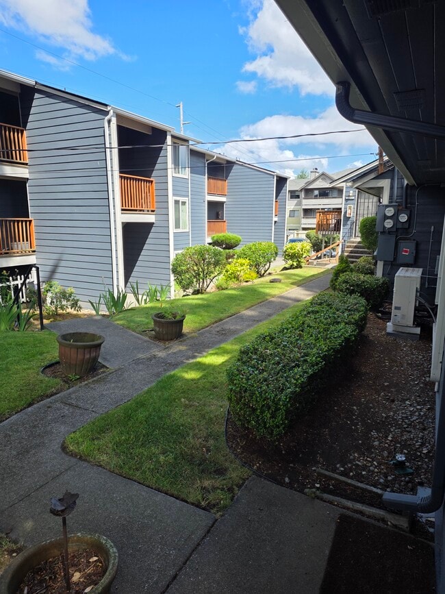 Building Photo - 23740 100th Ave SE Unit Buchheit Gardens