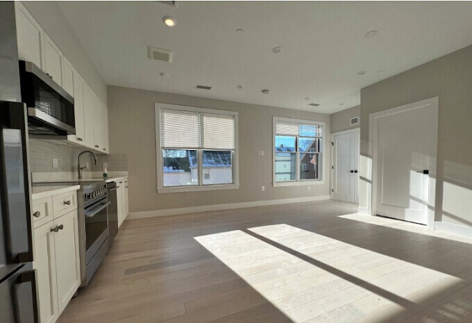 Photo - 196 Green St