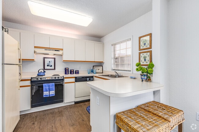 C-3B - 2BR, 2 BA - 1,070SF - Carlton Arms Of Ocala