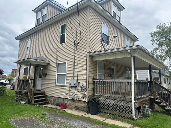 Building Photo - wpop127 Unit 2