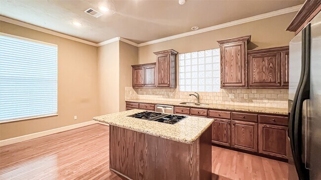 Photo - 2418 Ralph St