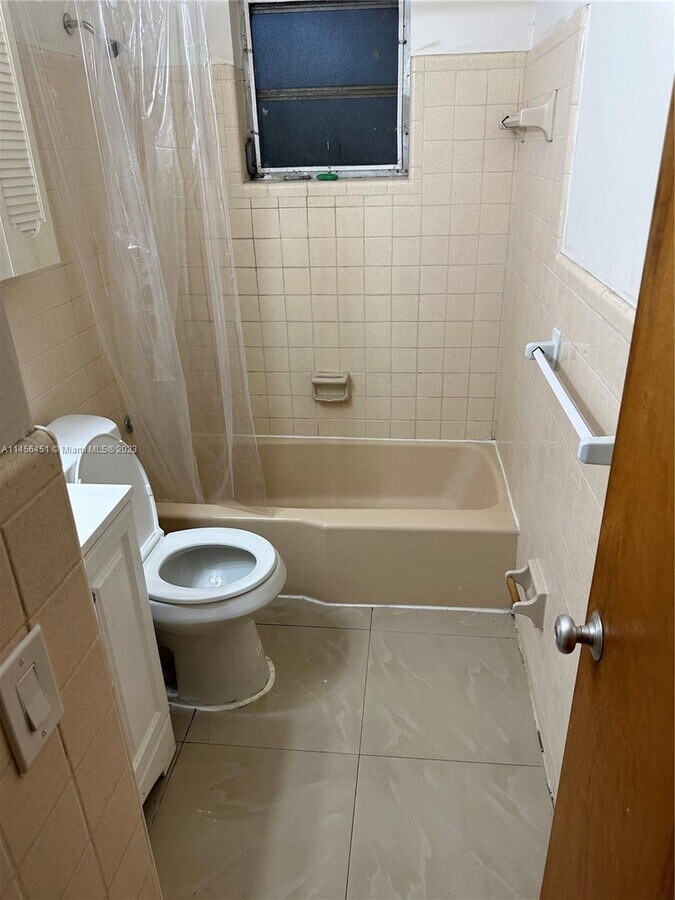 Photo - 345 NW 32nd St Unit A