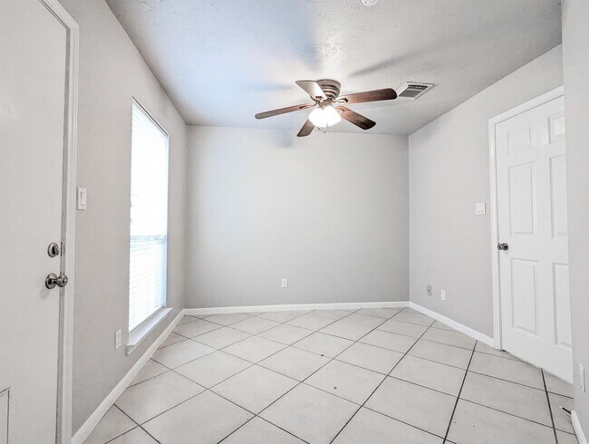 Photo - 1304 Dart St