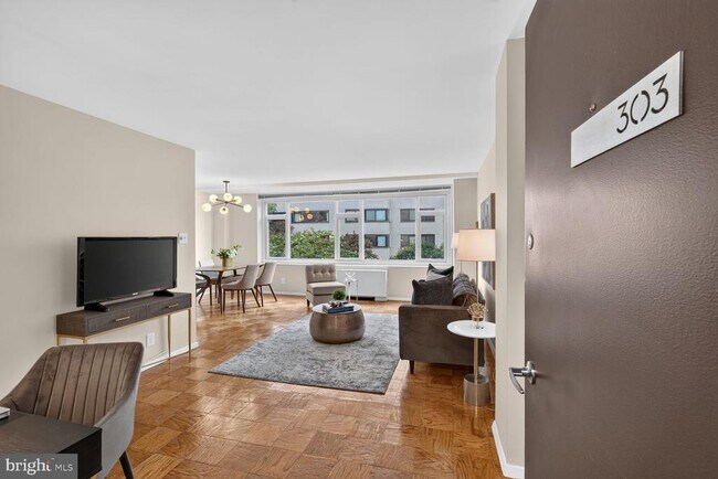 1545 18th St NW Unit 303