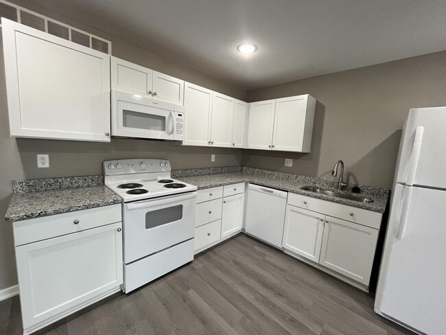 Photo - 703 S Holden St