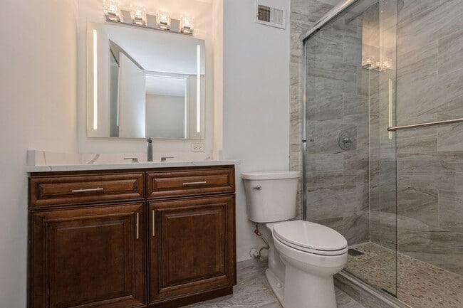 Photo - 6700 S South Shore Dr Unidad 11F