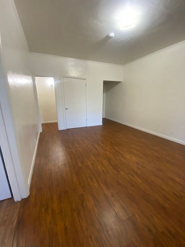 Photo - La Wiltona Apartments - Spacious and Full ...