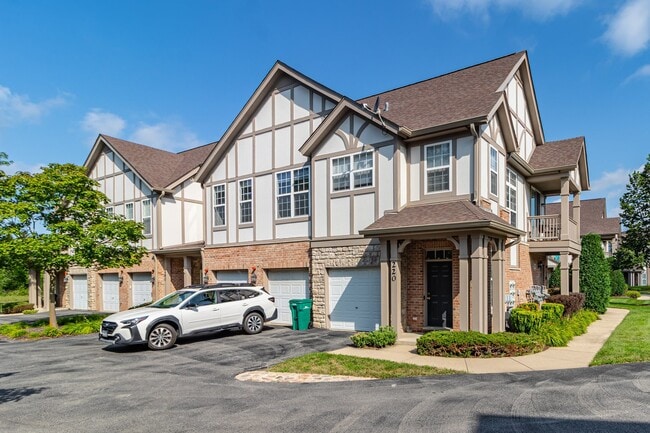 Building Photo - 200 Rosehall Dr