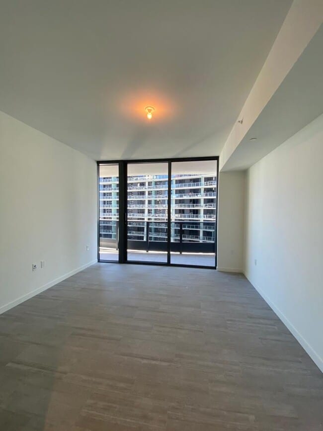 Photo - 1000 Brickell Plz
