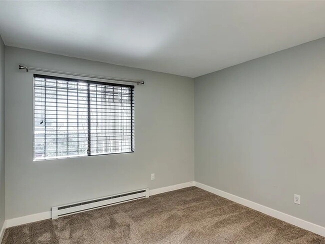 Photo - 1111 W 6th Ave