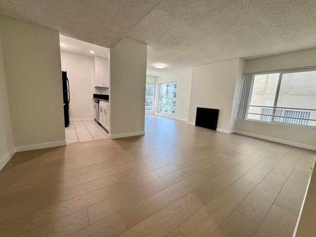 Photo - 10911 Rochester Ave Unidad 202