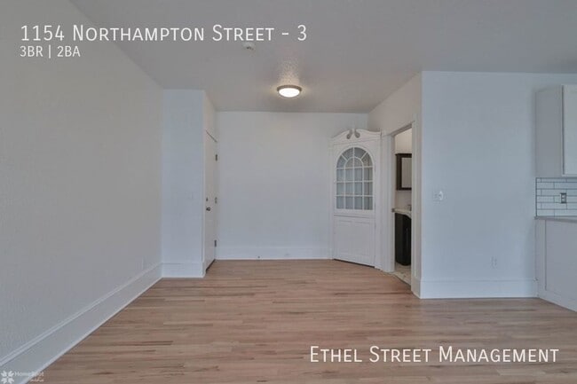 Photo - 1154 Northampton St Unit 3