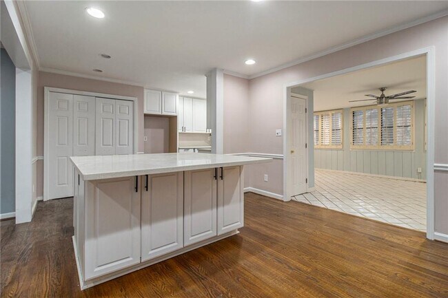 Photo - 18 Glenald Way NW