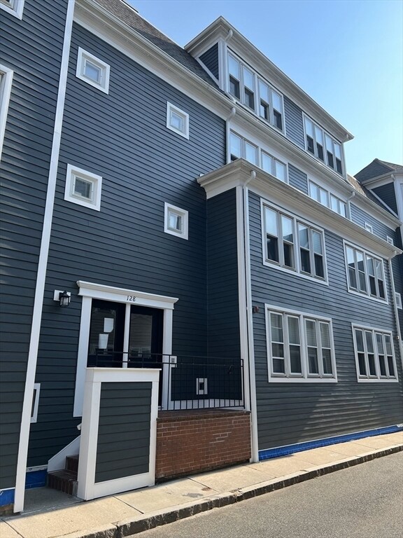 Photo - 122 Tudor St Condo Unit C