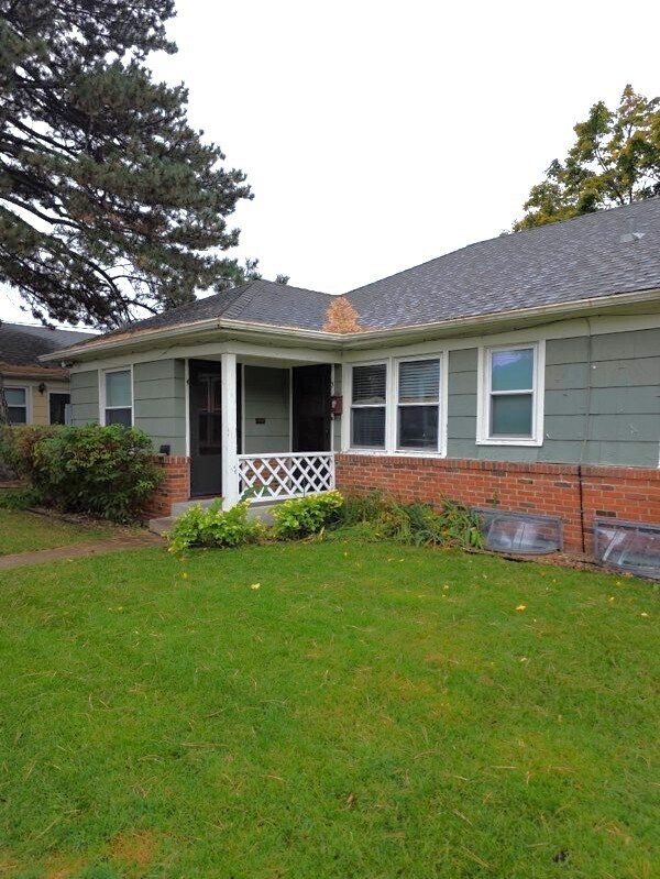 Photo - 2056 Bayard Ave