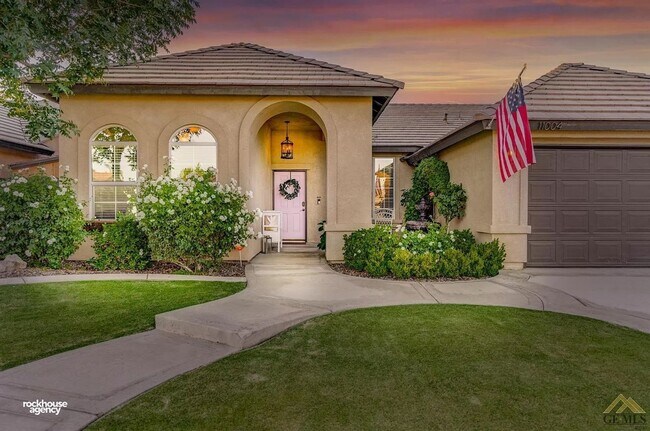 Photo - NW Home w/Pool & Firepit!