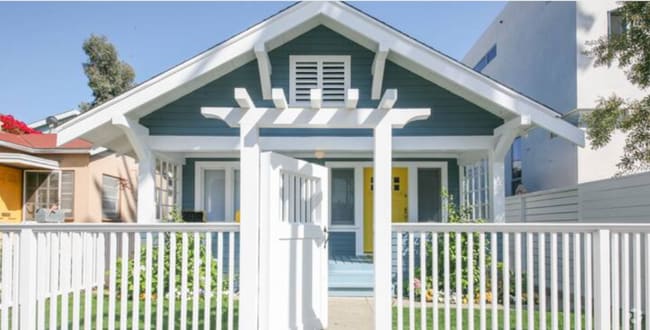 Irresistible curb appeal - 232 Market St Rental
