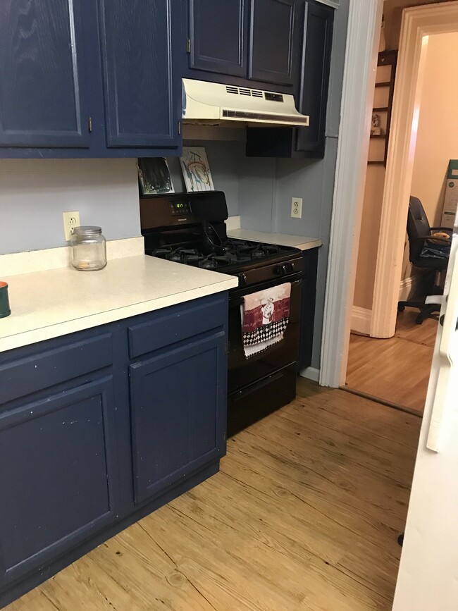 Photo - 422 W Dominick St Unit 1