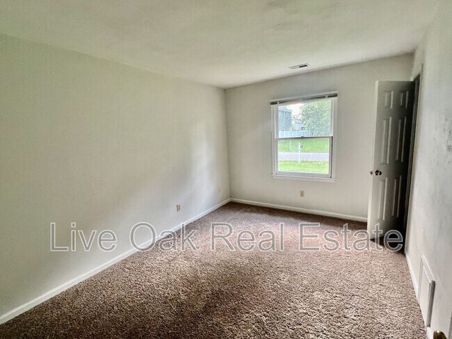 Photo - 103 N Thalia Road