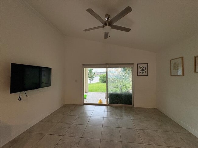 Building Photo - 329 Palm Breezes Dr Rental