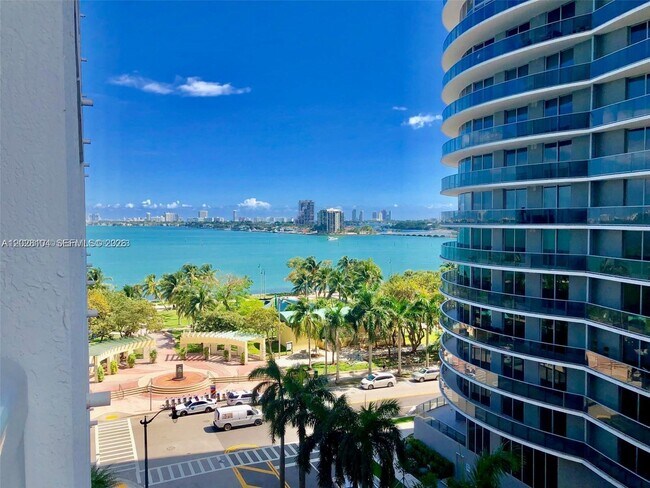 Building Photo - 1800 N Bayshore Dr Unit 915